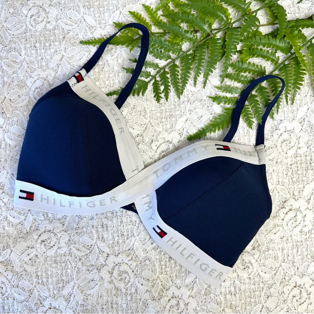 Tommy Hilfiger Navy Wirefree Bra w Light Lift 32D 💫